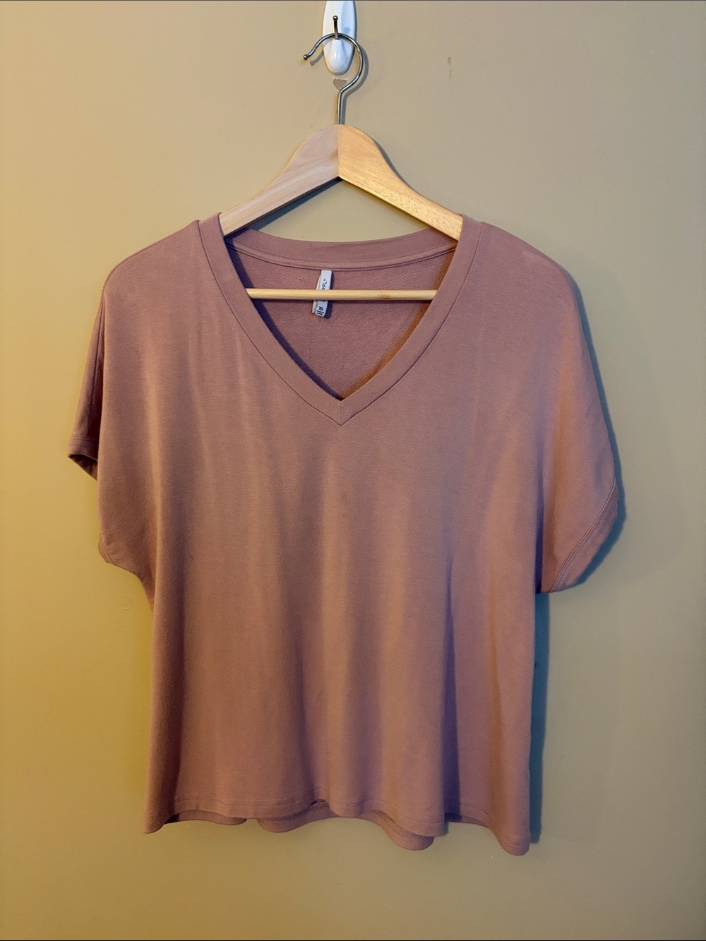 Z Supply V-Neck Short Sleeve Women's Top - Mauve